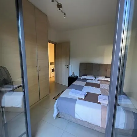 Pool 5 Minutes Walk From