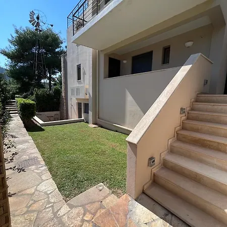 Pool 5 Minutes Walk From Apartment *