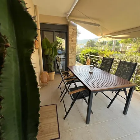 Pool 5 Minutes Walk From *