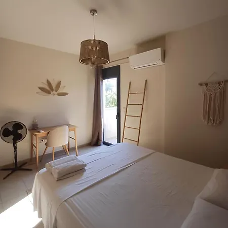 Apartment Pool 5 Minutes Walk From *